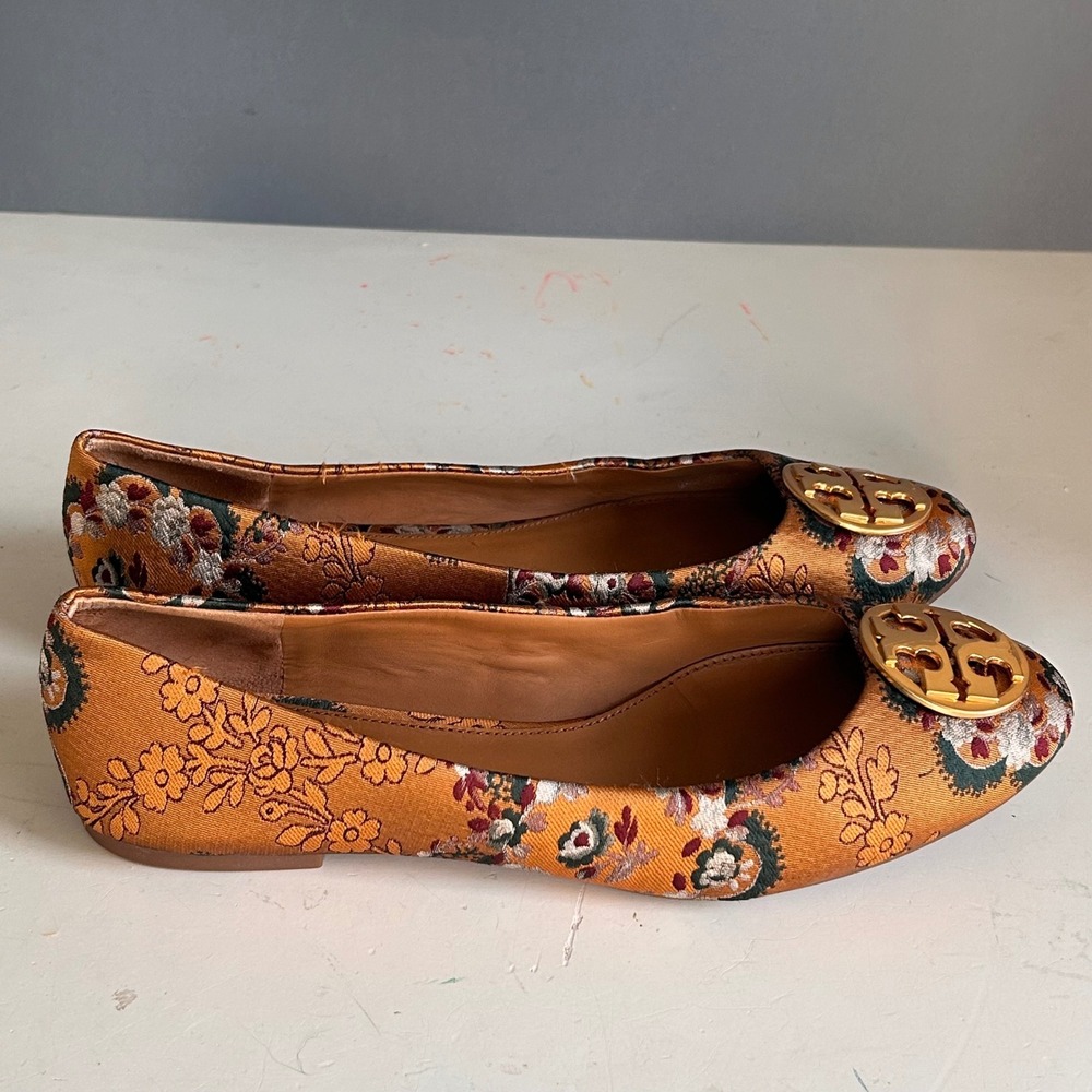 Tory Burch Chelsea Ballet Flats Size 9.5 Sunset Bonfire Brocade Gold Floral - Picture 3 of 12